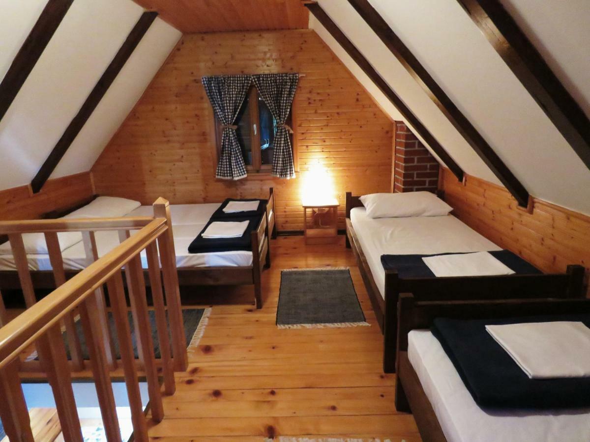 Guesthouse Stefanac Otočac Buitenkant foto