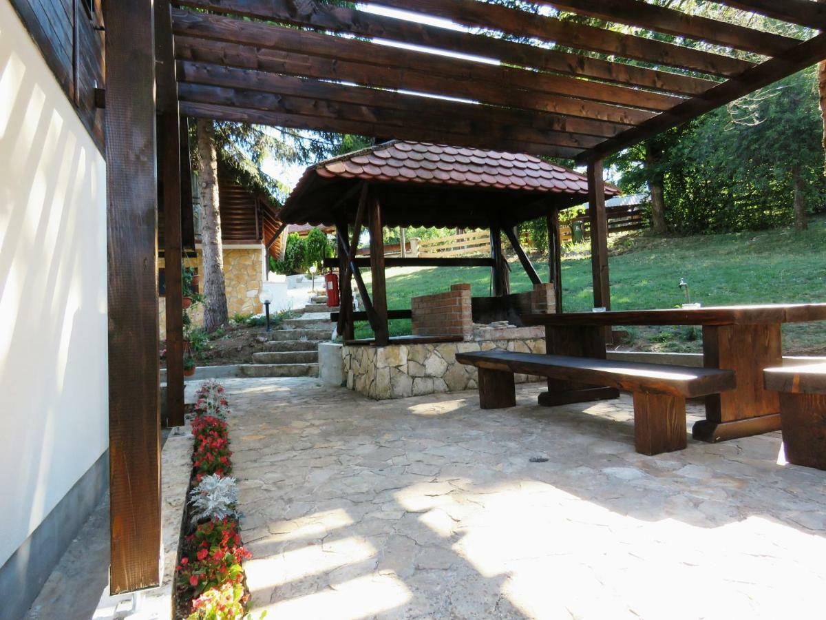 Guesthouse Stefanac Otočac Buitenkant foto